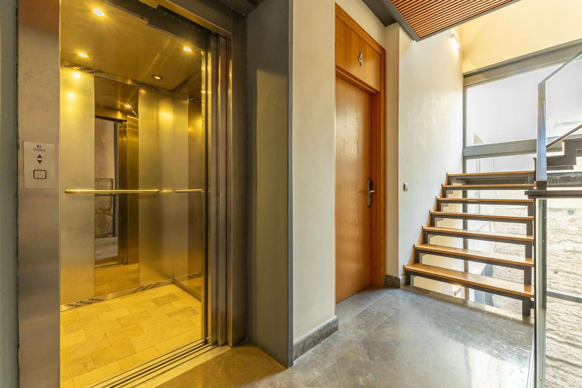 La Maestranza Charming One Or Two Bedrooms Apartments By Ocityzen Sevilla Exterior foto
